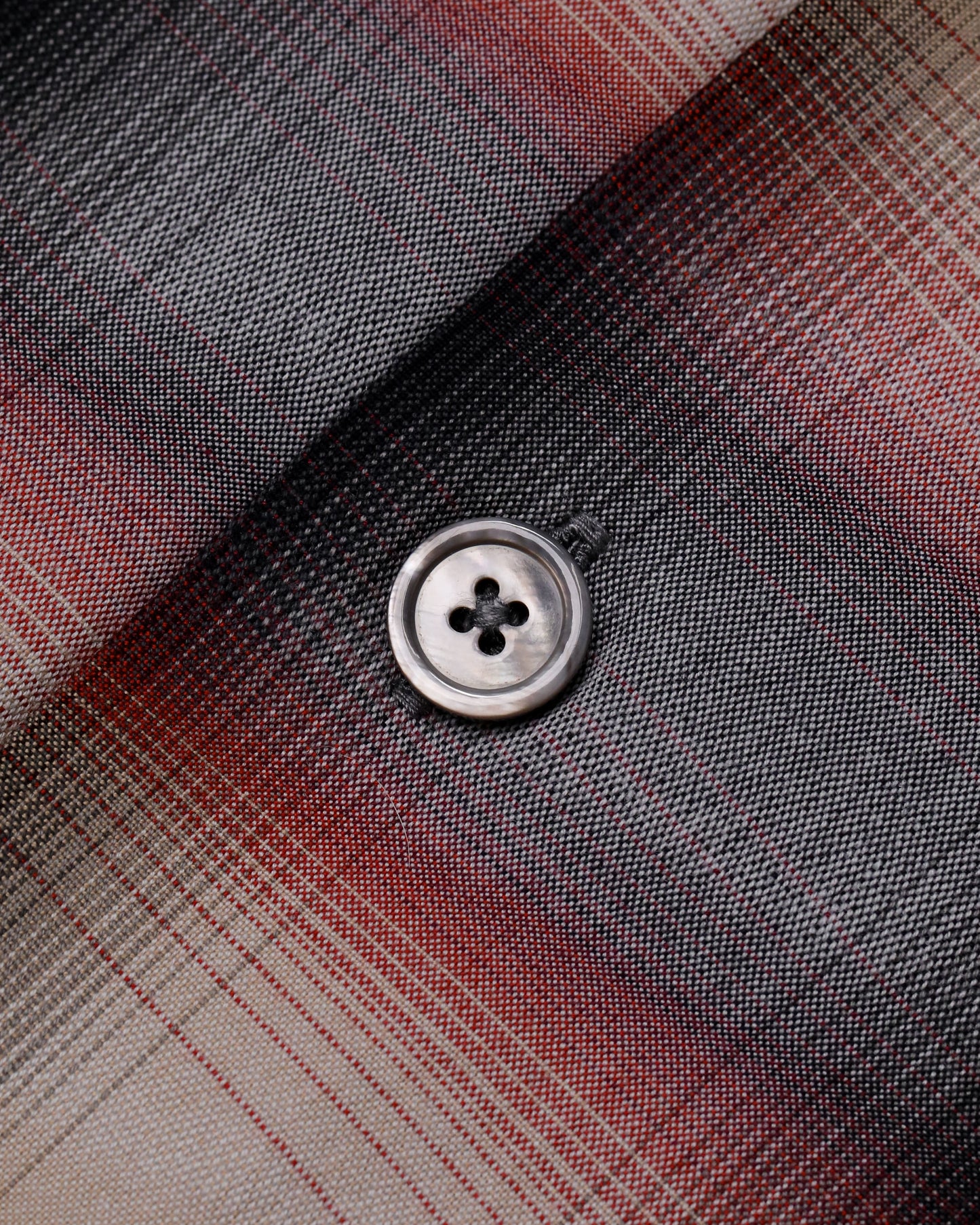 Blurred Plaid LS Shirt - Black/Red